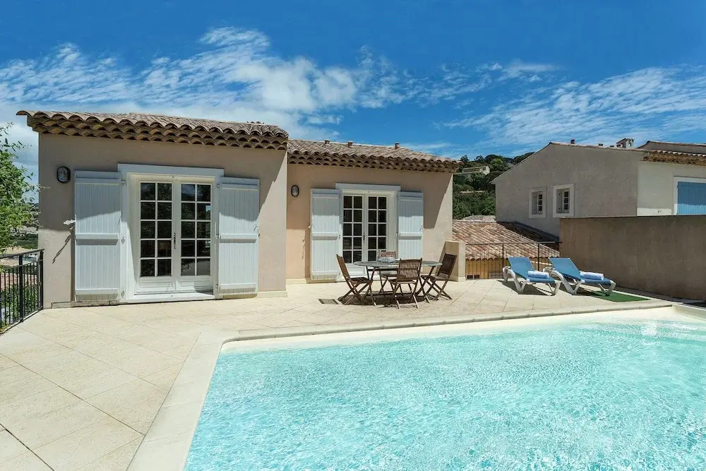 Le Carre Beauchene by Madame Vacances