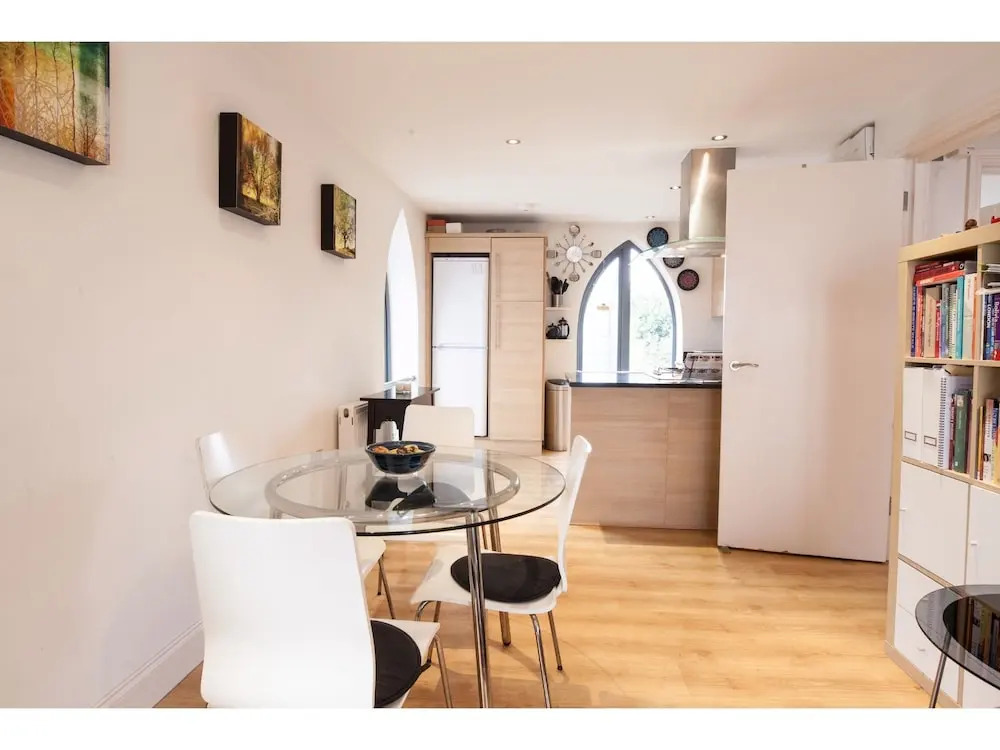 Sunny & Charming Flat for 2 in Tranquil Richmond