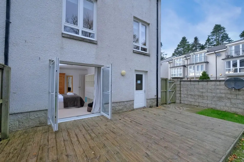 Bright Family Townhouse With Stunning Views Over Royal Deeside