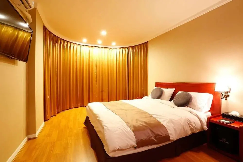 Anmyeondo Plaza Hotel