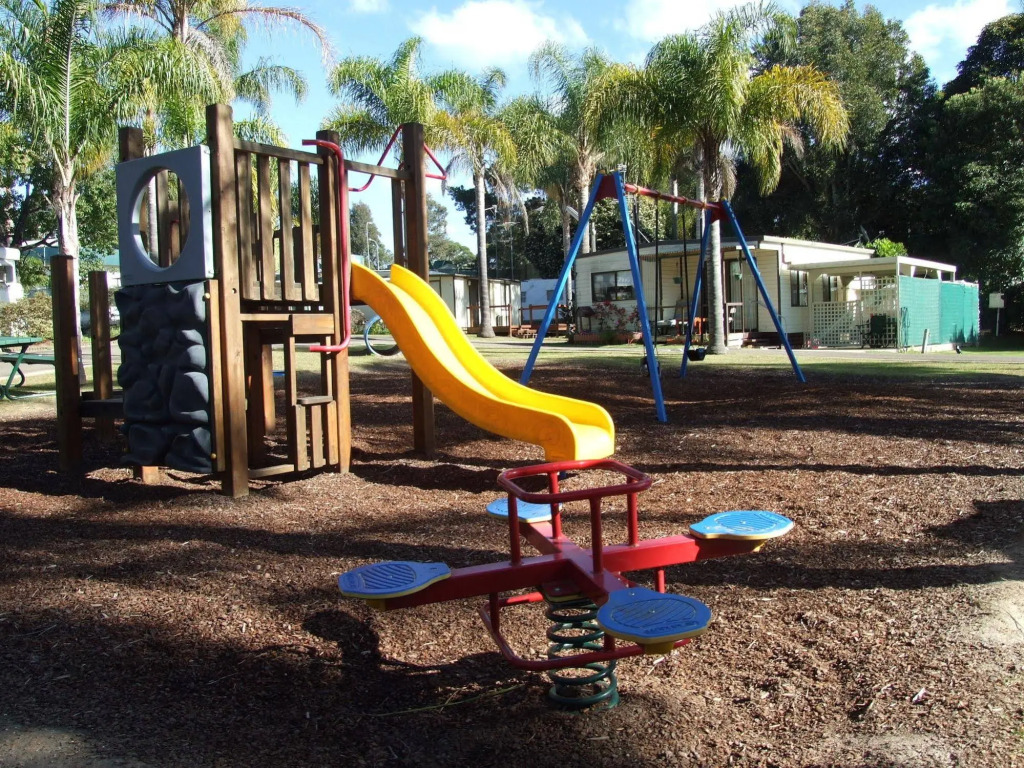 Batemans Bay Holiday Park & Hostel