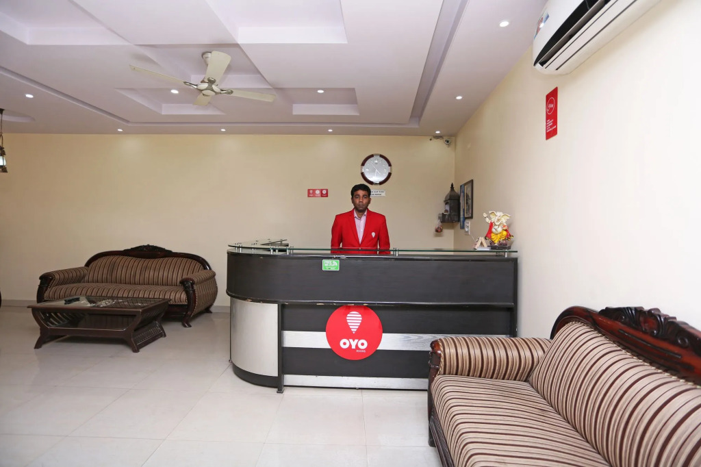 OYO 8462 Hotel Galaxy