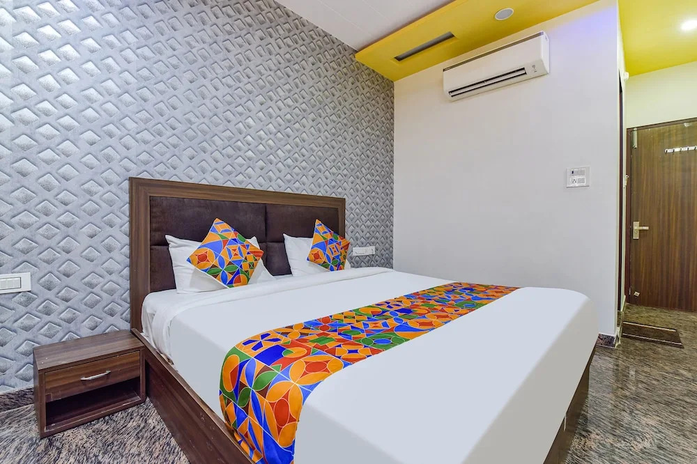 Hotel Diamond Key by OYO Rooms