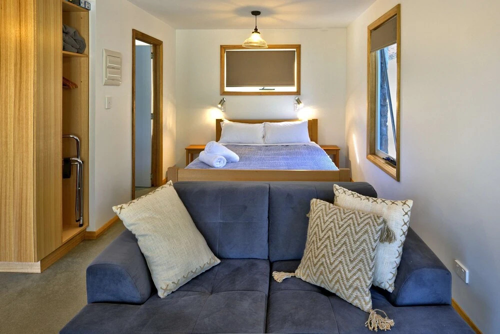 Freycinet Stone Studio 8