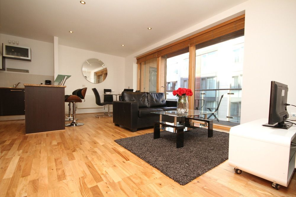 Georges Street Apartment Sleeps 8