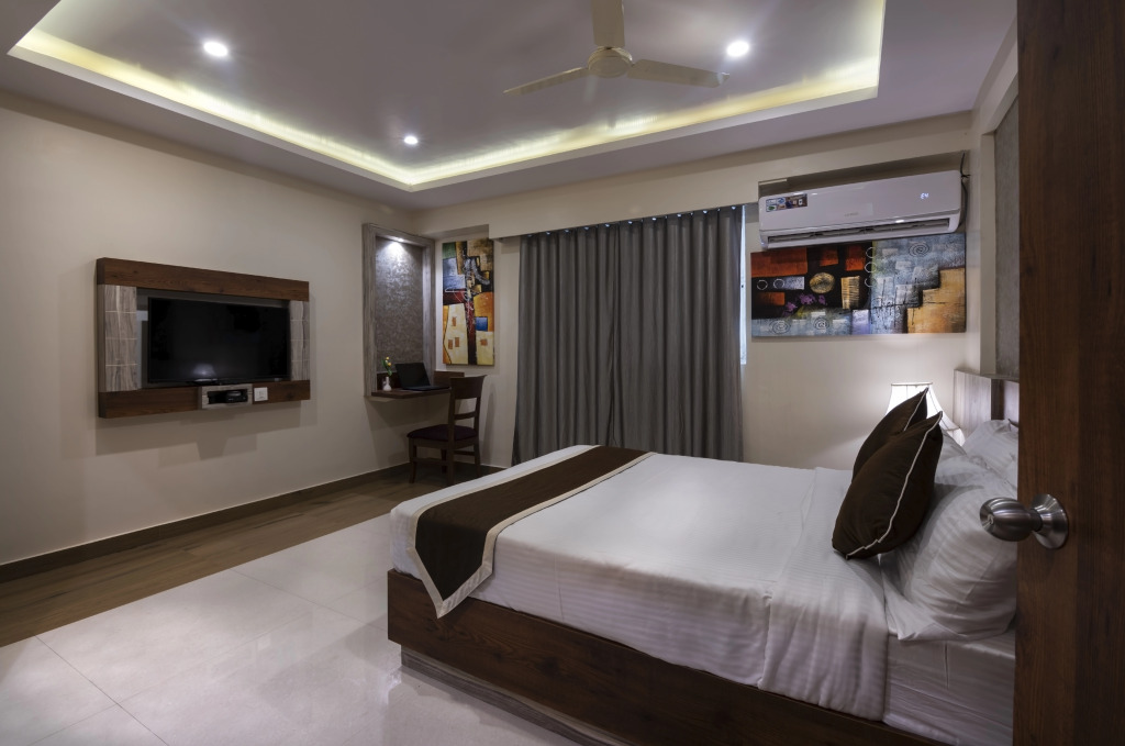 Hotel Monarch International