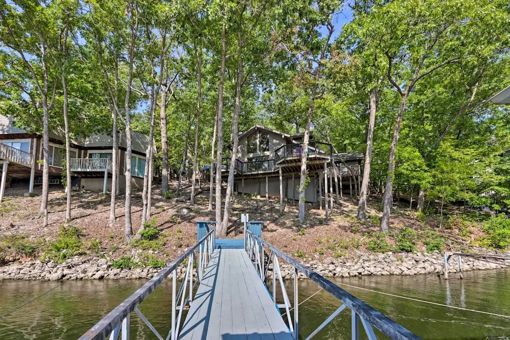 2 Mi to Margaritaville: Lake of the Ozarks Home!