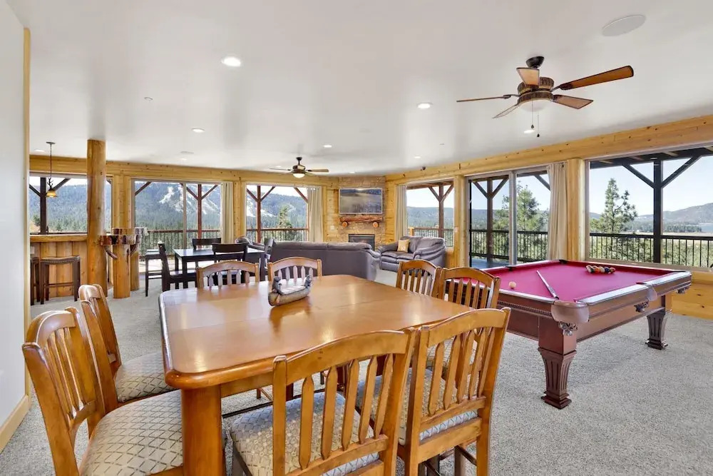 2206-golden Oak Log Cabin 7 Bedroom Home by RedAwning