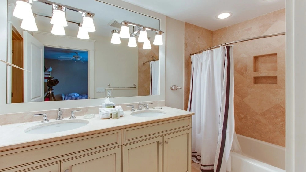 1b Sea Lane 5 Bedroom Home