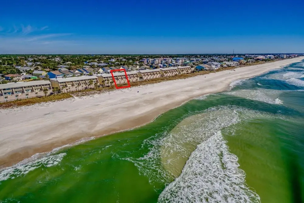 Shores Townhouse by Forehand Rentals