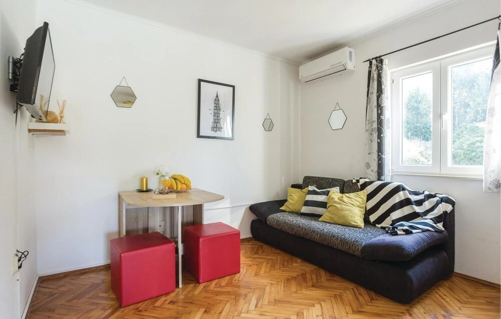 Beautiful Home in Radovcici With Wifi and 2 Bedrooms