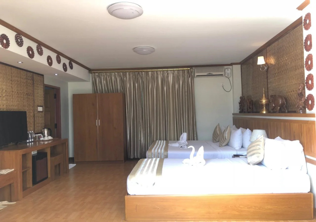Ten Mile Hotel