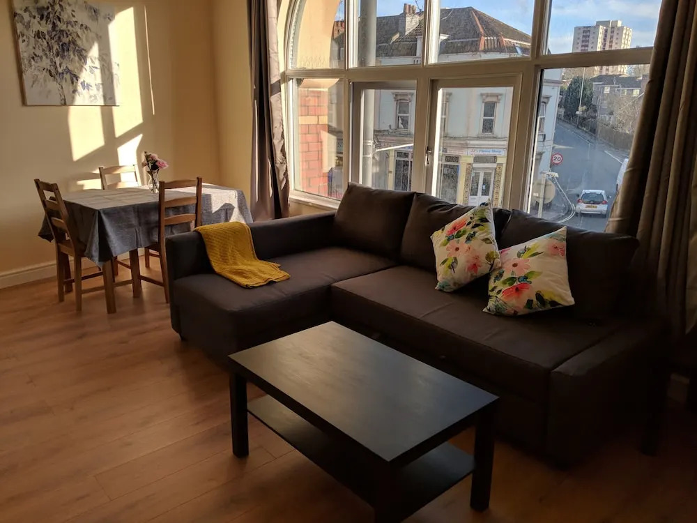 Lawrence House Apartments
