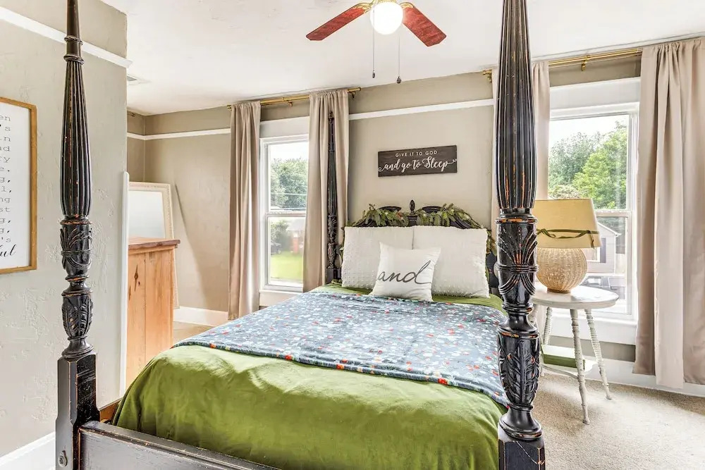Walk to Downtown: Historic Guthrie Home on Mansur