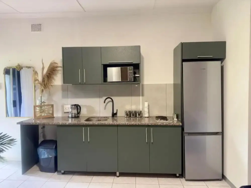 Room-busa House Self-catering Guest Hous