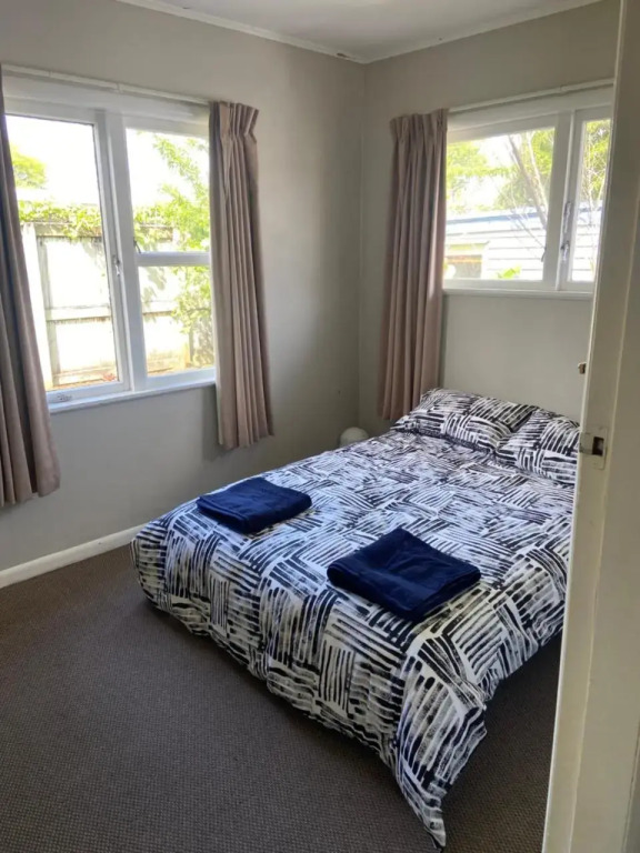3-bedroom unit within walking distance to city