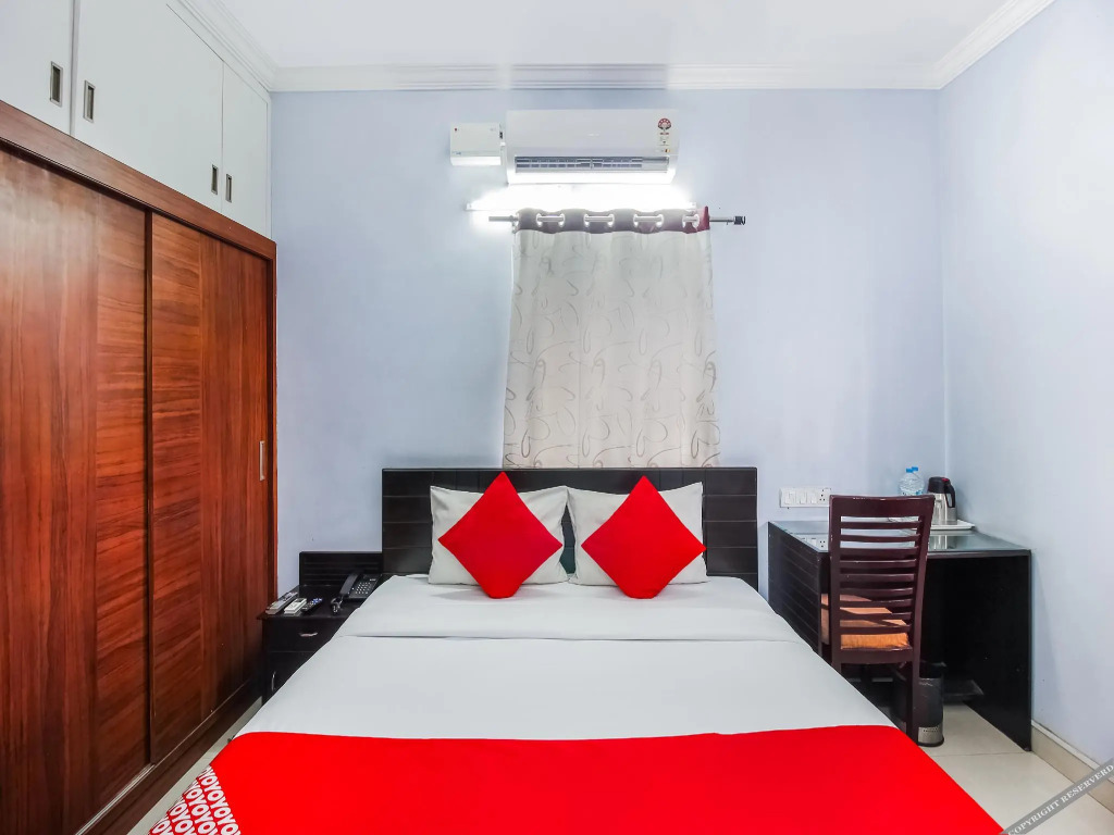 OYO 14500 Hotel Yesmark Gachibowli