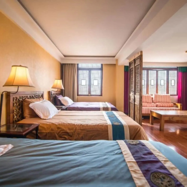 Floral Hotel Limaroonthai shuhe