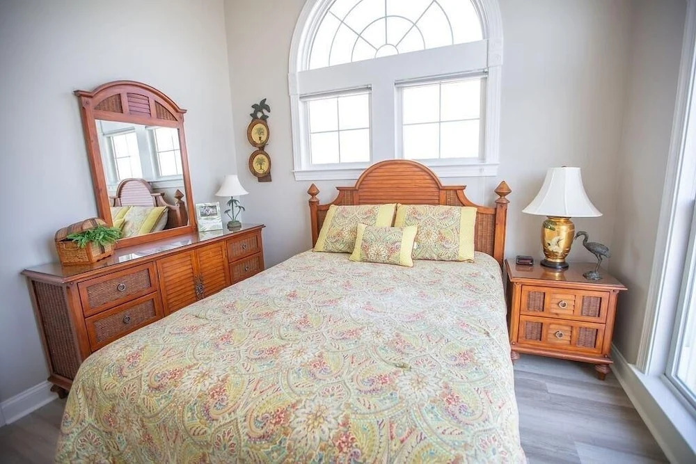 Paw-paw's Place 6 Bedroom Home by RedAwning