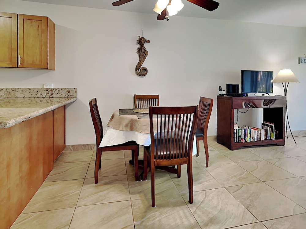 Kihei Akahi D-105 by Maui Rental Group