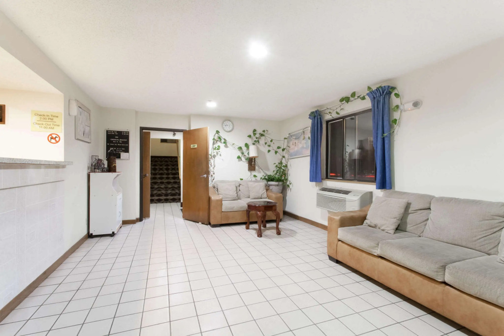 Super 8 by Wyndham Lewiston Auburn Area