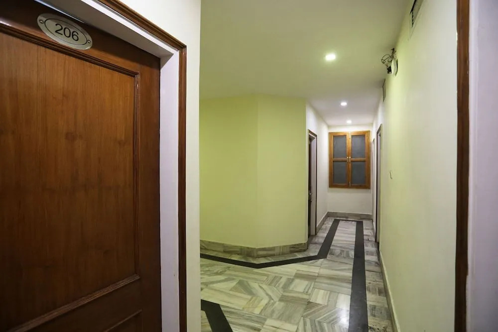 Oyo 30068 Hotel Kesar Palace