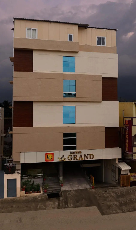 OYO Rooms Cross Cut Road Gokhale Street