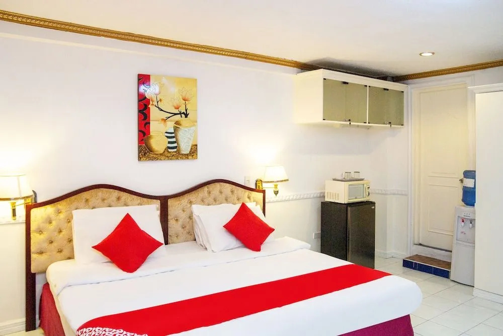 OYO 137 Residencia RSY Condotel