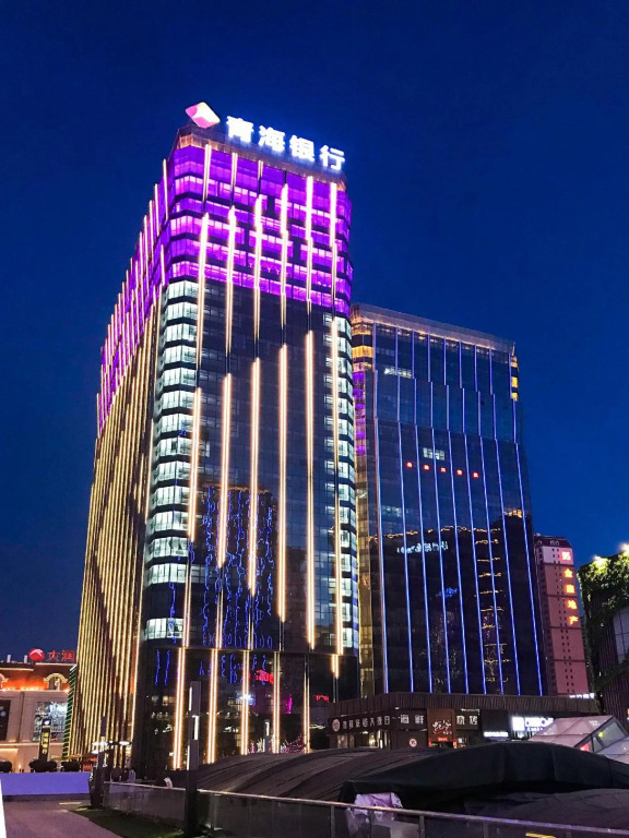 TOWO Premium Hotel (Haihu Wanda Plaza Tangdao 637 Branch)