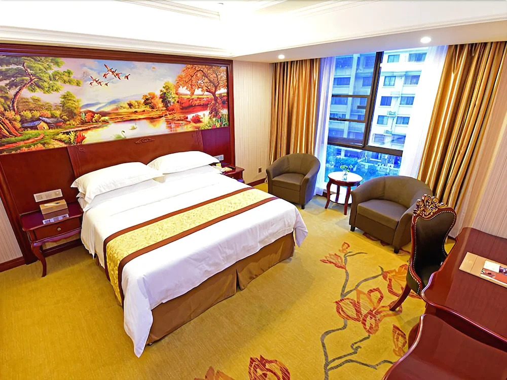 Vienna Hotel Shanghai PVG Heqing