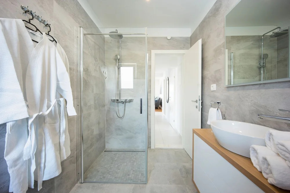 Sea you soon by the beach 2bedroom suite