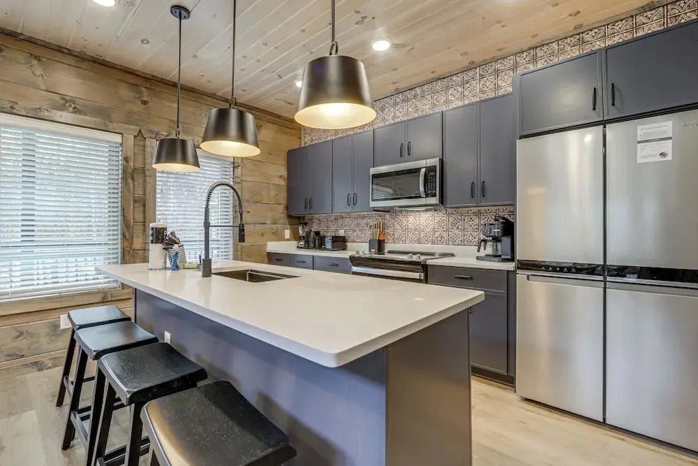 Indoor Pool, Hot Tub! the Smoky Luxe Retreat