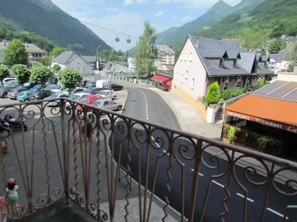 Appartement Cauterets, 1 pièce, 3 personnes - FR-1-401-85