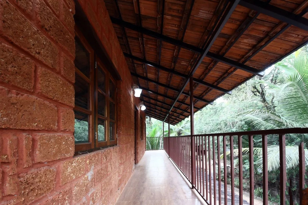 Oyo Home 23417 Elegant Studio