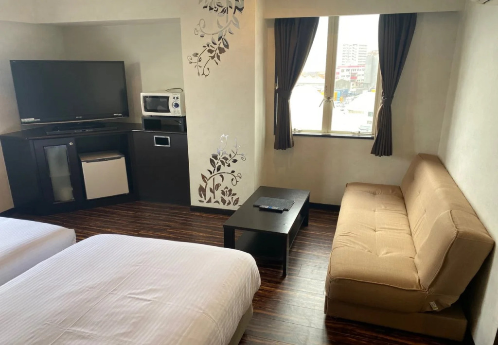 Ginowan Crystal Hotel