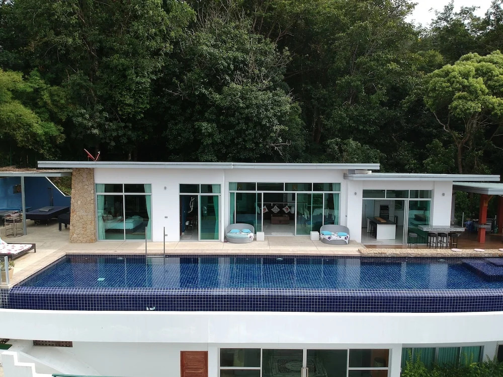 Parinda Villa in Naka Hills