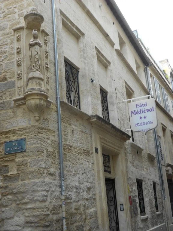 Hôtel Le Médiéval Palais des Papes