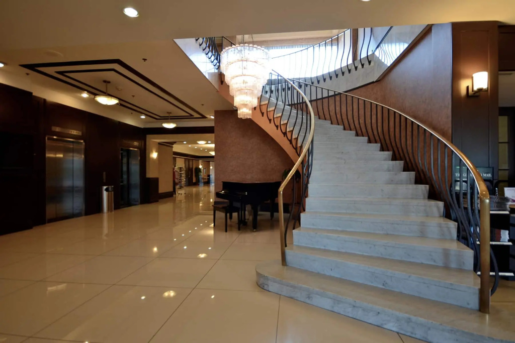 Armon Plaza Montreal Airport