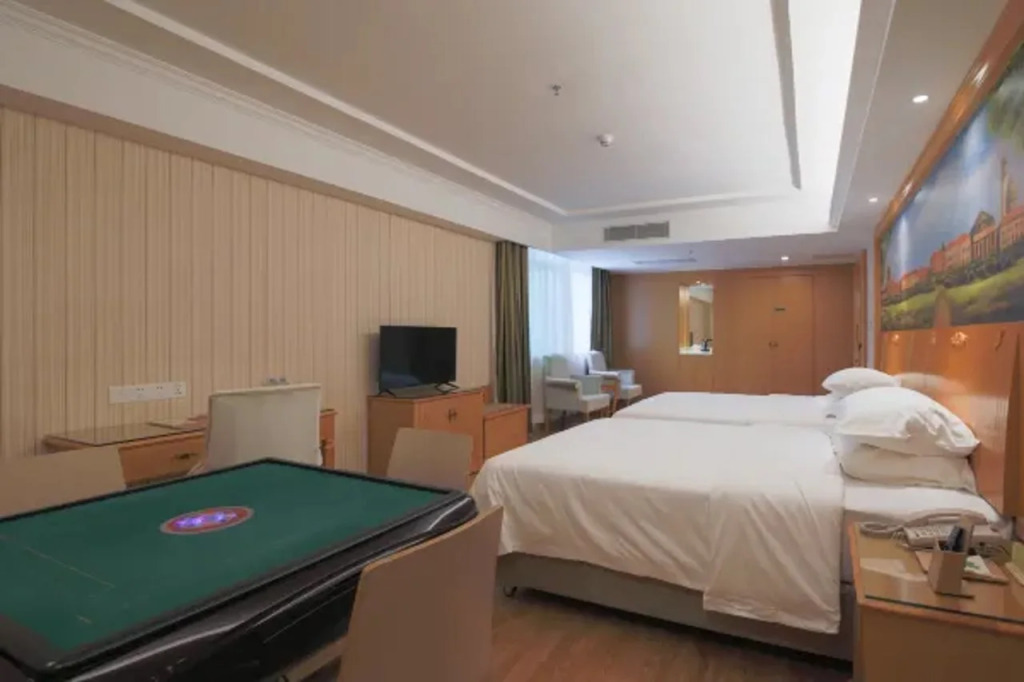 Vienna Hotel Dongguan Houjie Exhibition Center