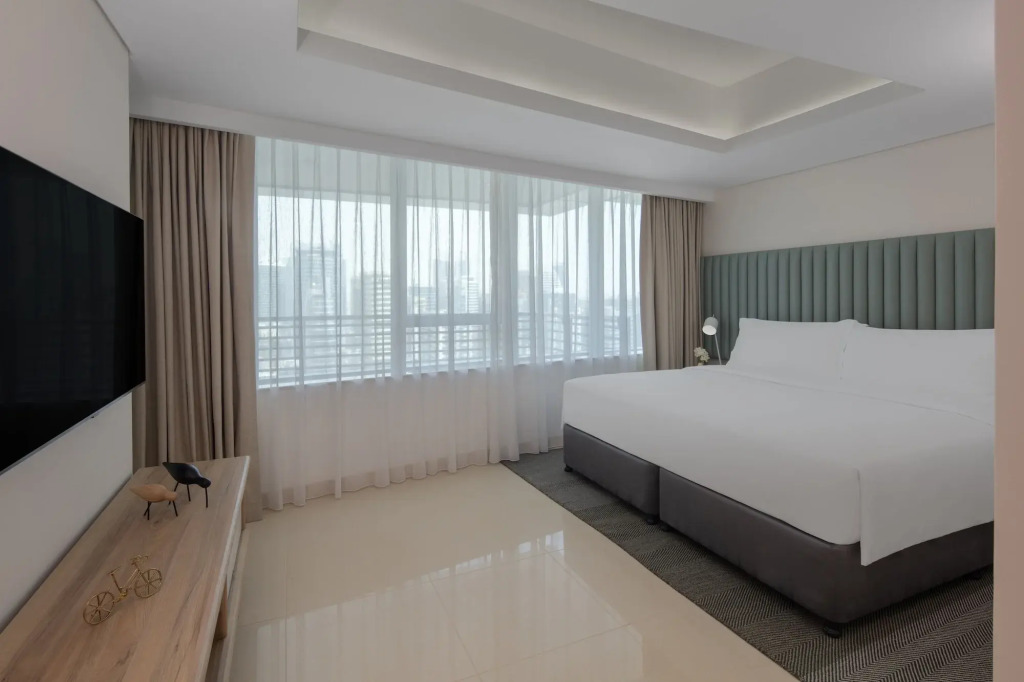 Staybridge Suites Dubai Internet City by IHG