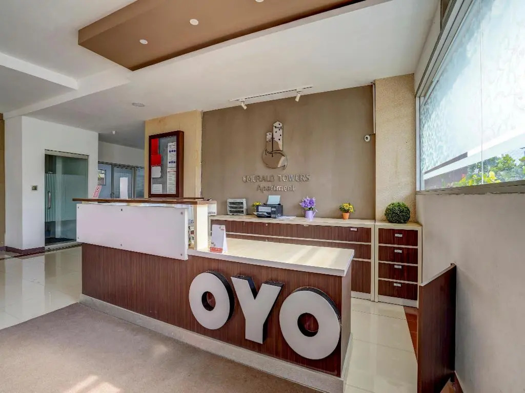 OYO 90042 Emerald Towers