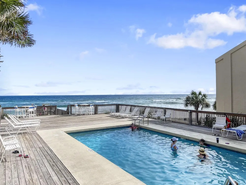 136 La Valencia Cir - At Peace