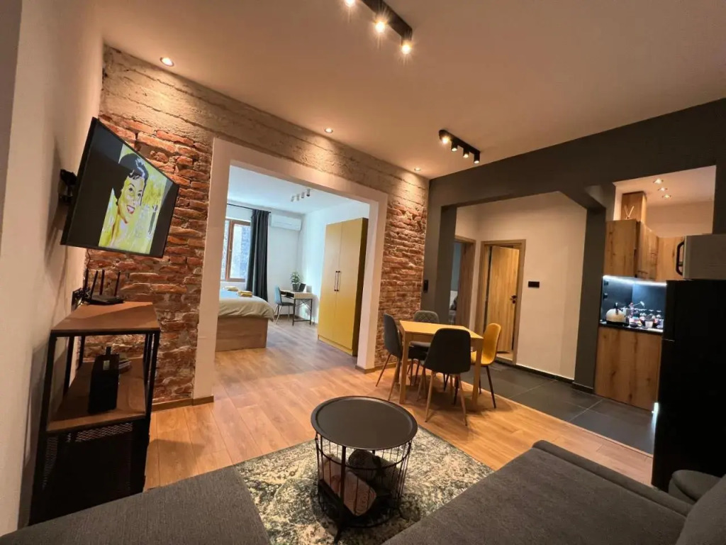 Home 12