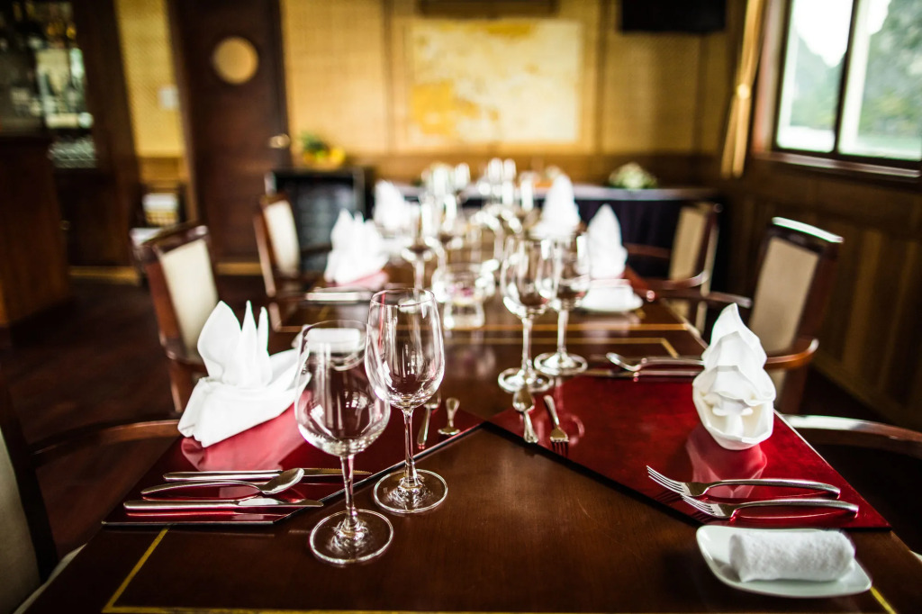 Bhaya Halong Cruises