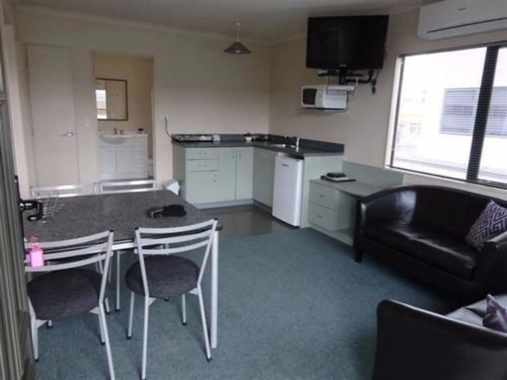 Abode On Courtenay Motor Inn