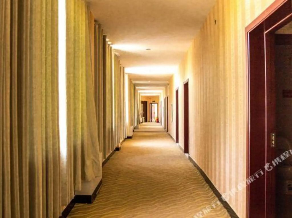 Xinhe Business Hotel
