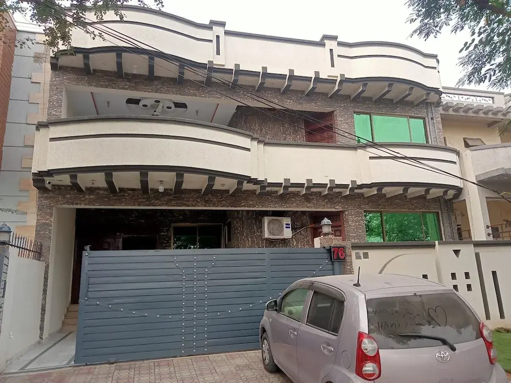 AK Rezidor Guest House