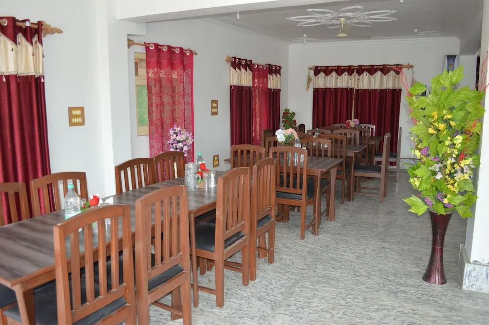 Grand Noora Palace