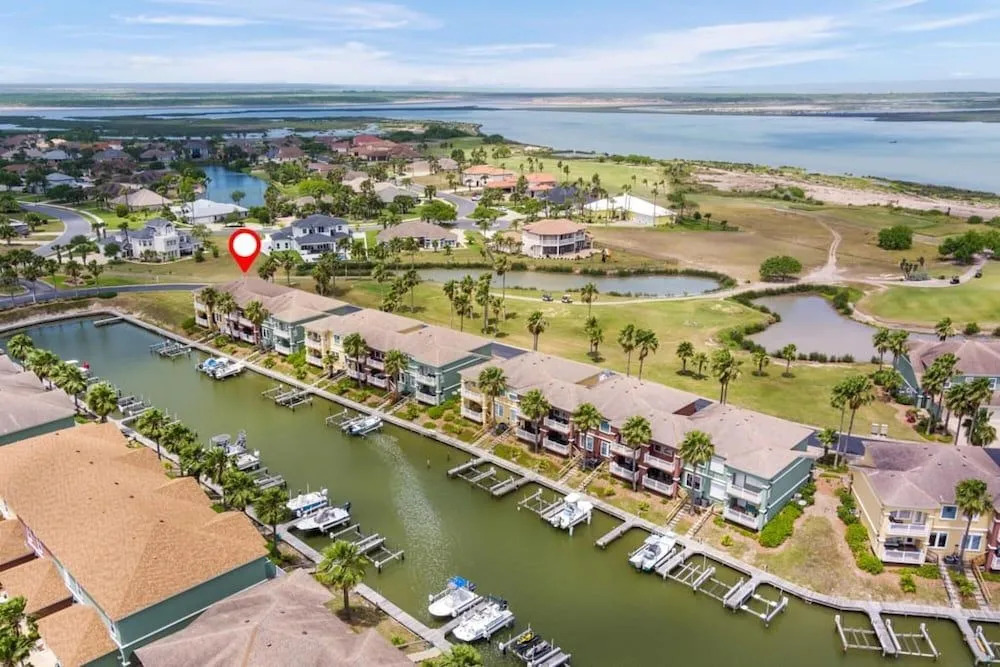 Harborside Townhome in Beautiful Laguna Vista