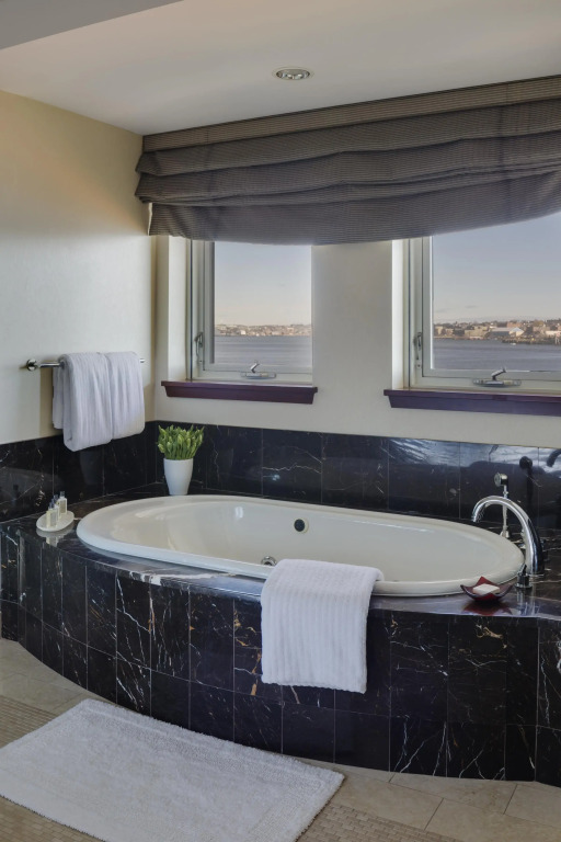 Battery Wharf Hotel, Boston Waterfront
